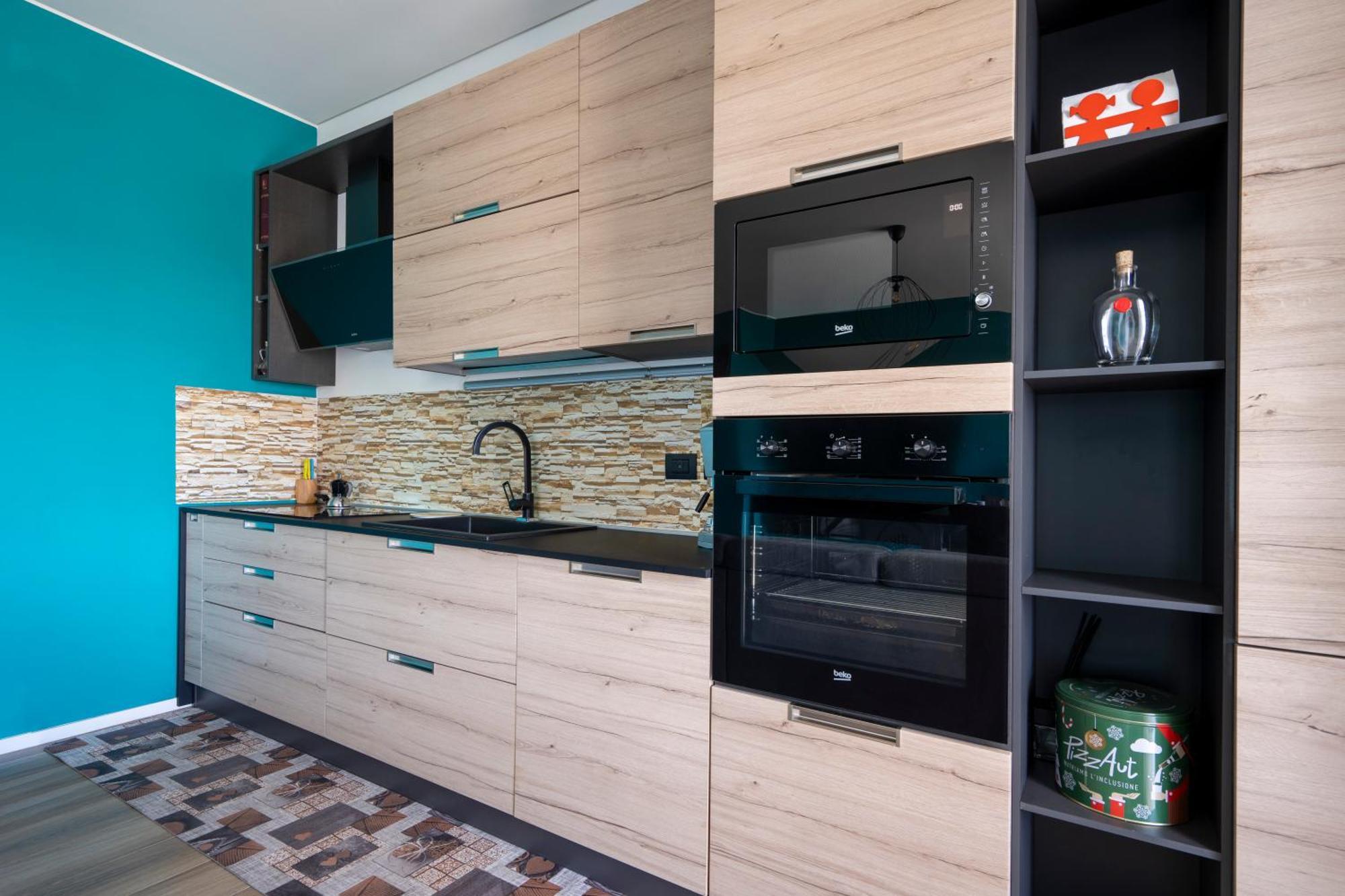 Kind Park - Sleek Apartment With Terrace & Parking バーリ エクステリア 写真