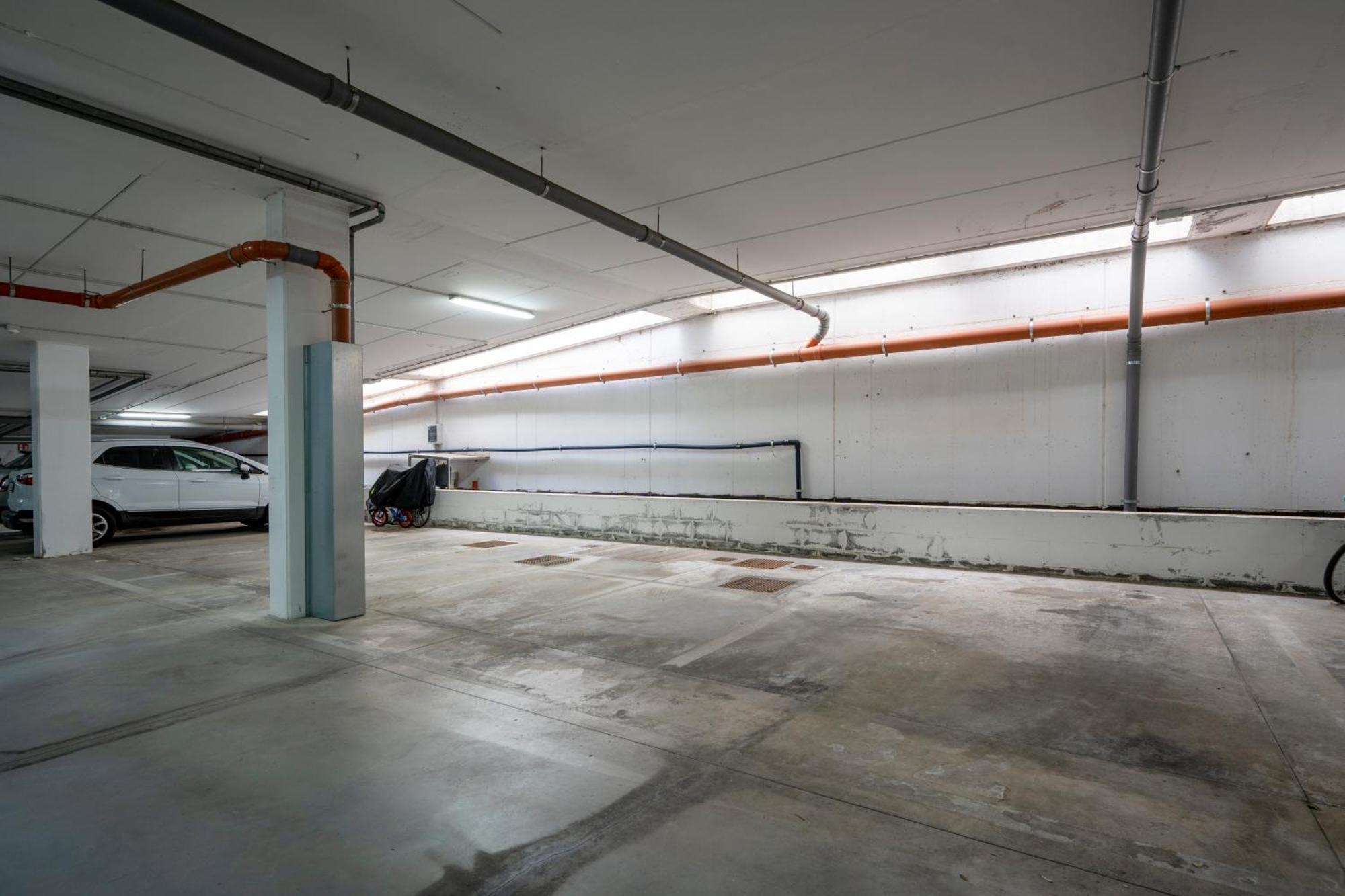 Kind Park - Sleek Apartment With Terrace & Parking バーリ エクステリア 写真